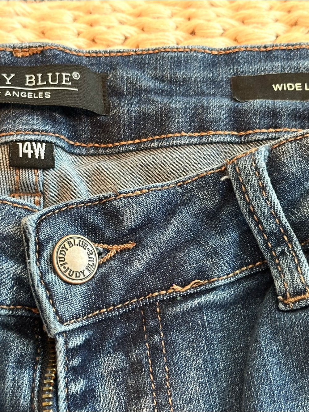Judy Blue Washed Blue Cropped Wide-Leg Jeans - Picture 4 of 8